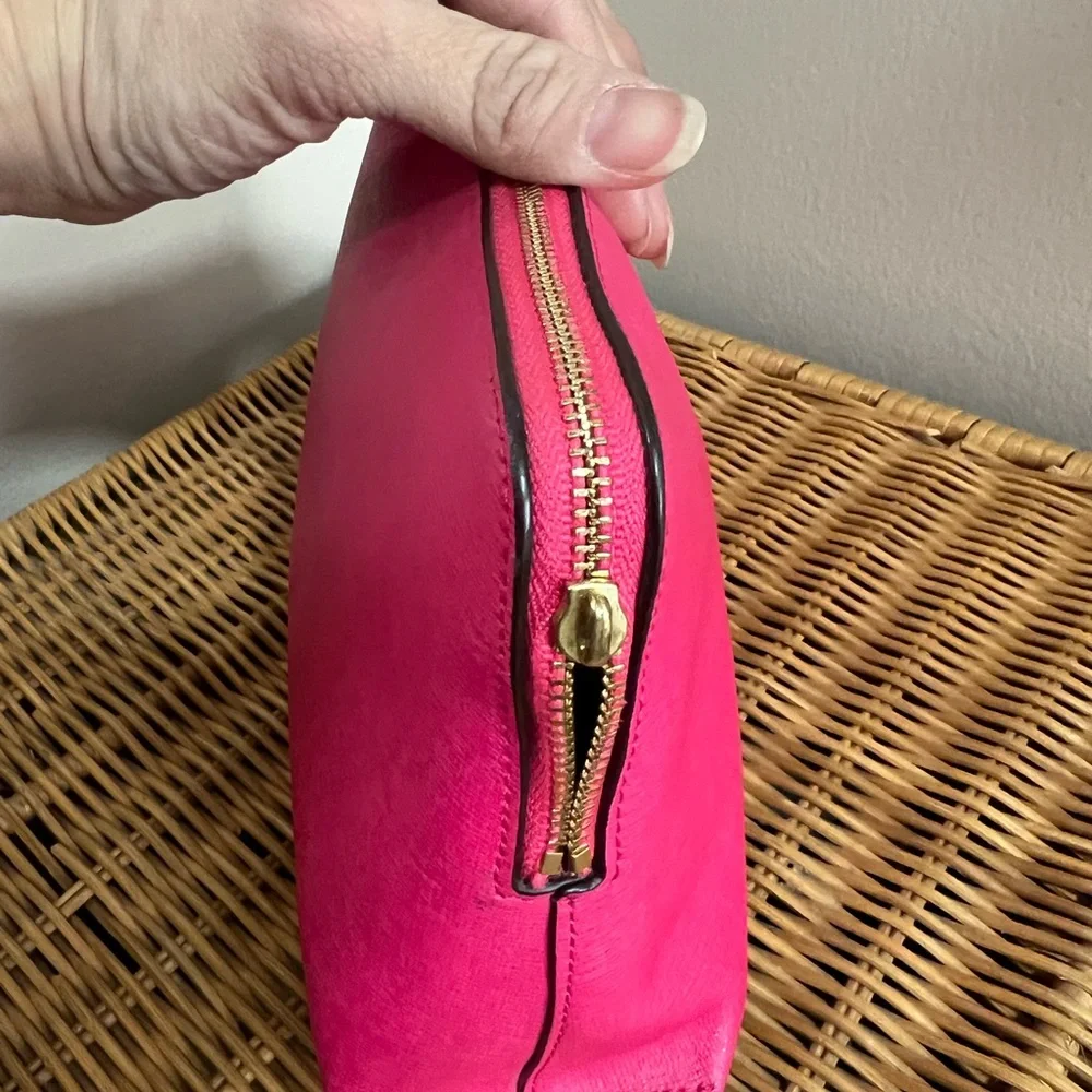 Medium Coach Pink Fuchsia cosmetic bag canvas material wipeable. - Picture 5 of 7